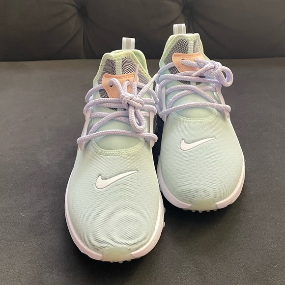Nike React Presto ( Womens - Size 7 ) - Picture 3 of 7